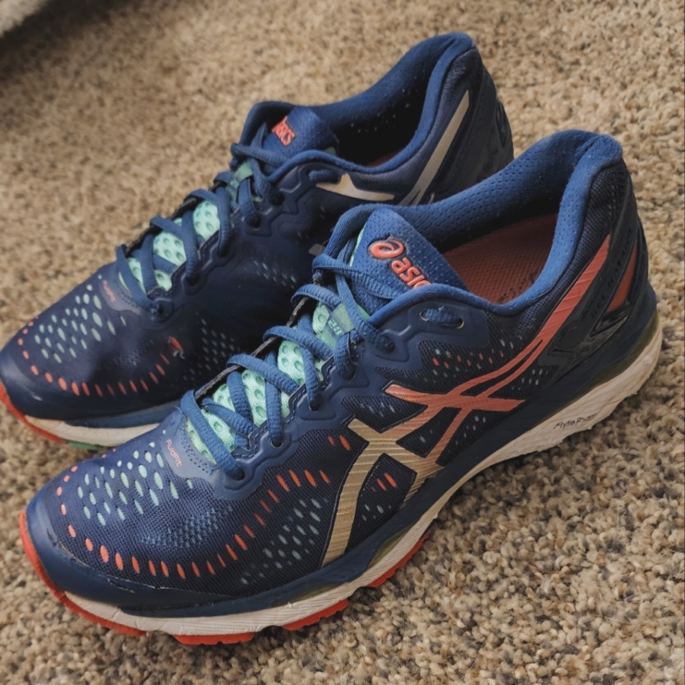 ASICS Gel Kayano 23 running shoes- Size 9